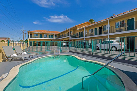 Comfort Inn Santa Cruz Beach Boardwalk Gallery - Pool